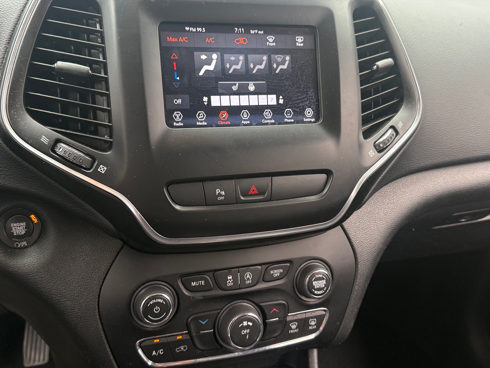Thumbnail: 2019 Jeep Cherokee - 3