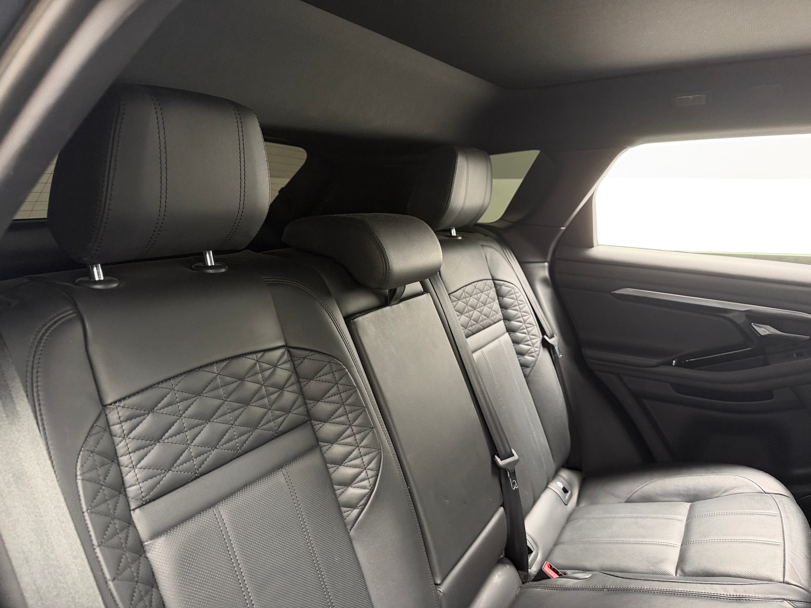 Thumbnail: 2020 Land Rover Range Rover Evoque - 5