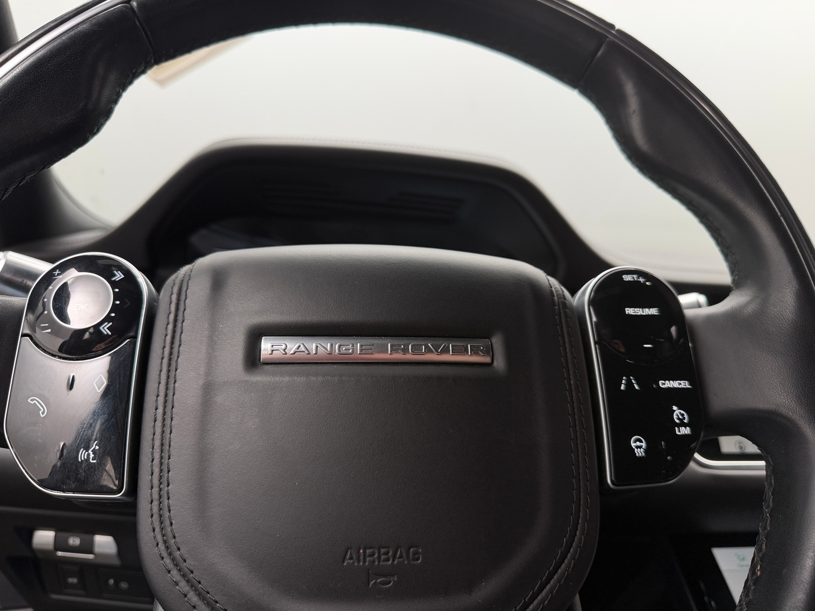 Thumbnail: 2020 Land Rover Range Rover Evoque - 4
