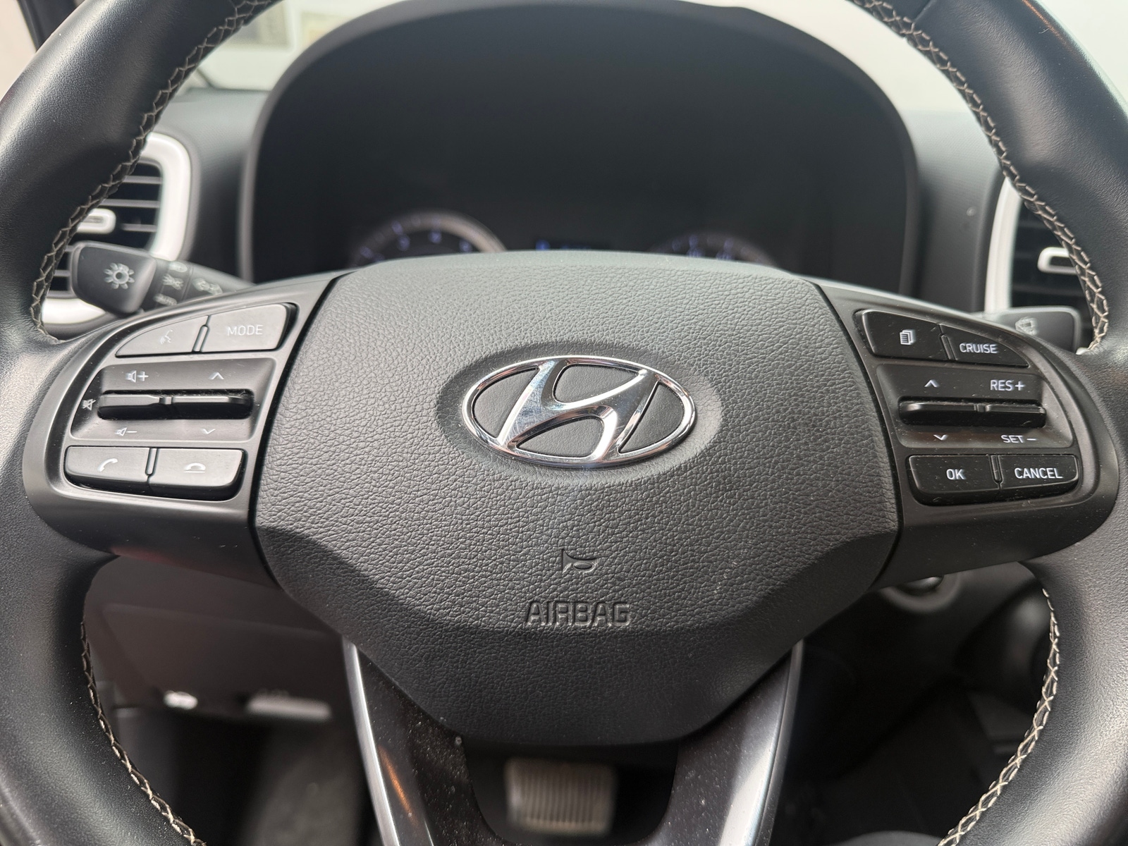 Thumbnail: 2022 Hyundai Venue - 4
