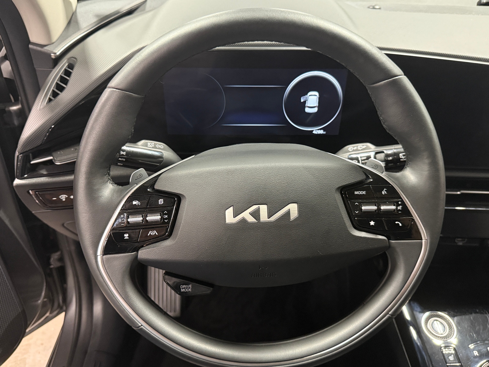Thumbnail: 2024 Kia Niro - 5