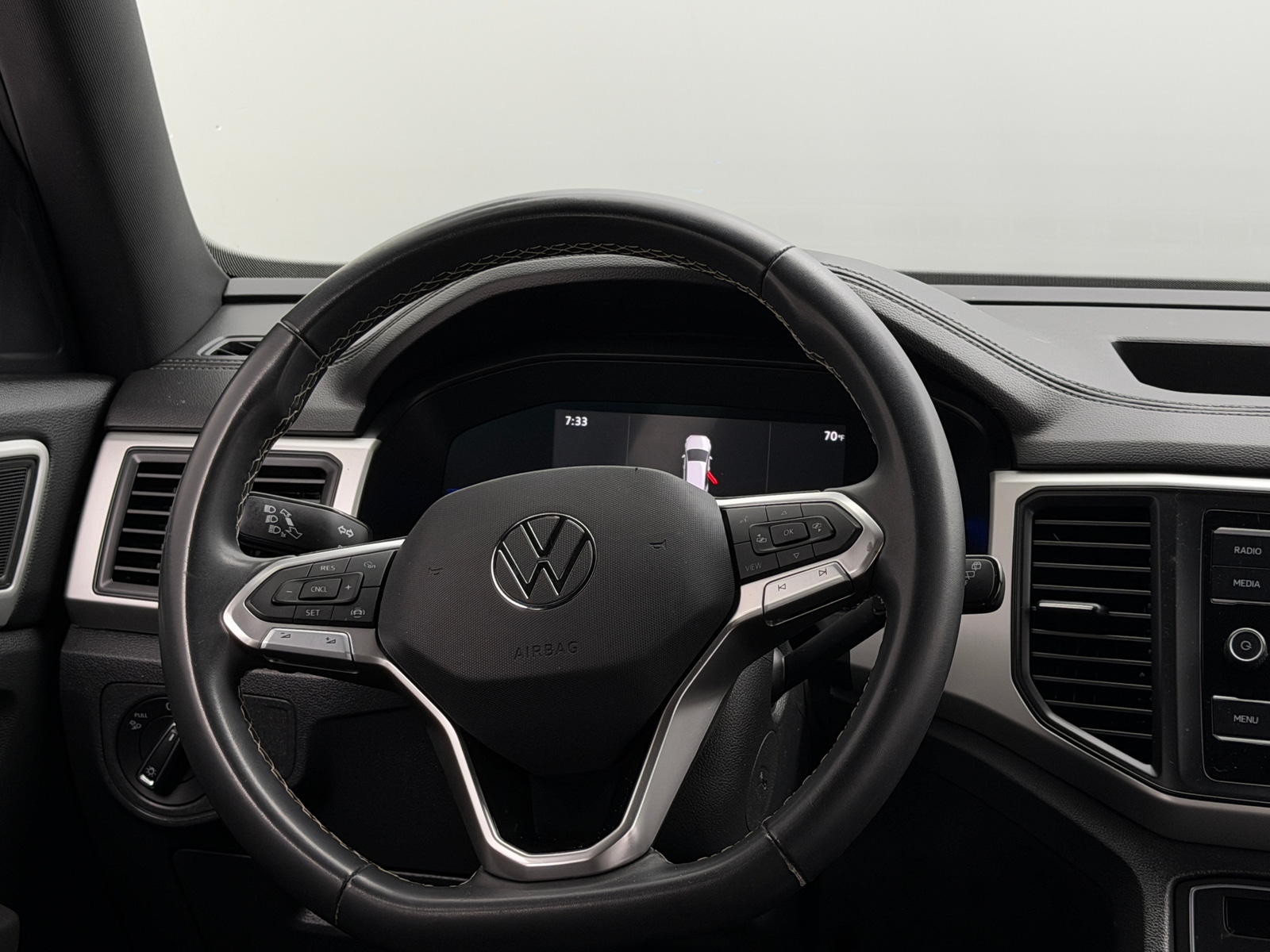 Thumbnail: 2023 Volkswagen Atlas - 4