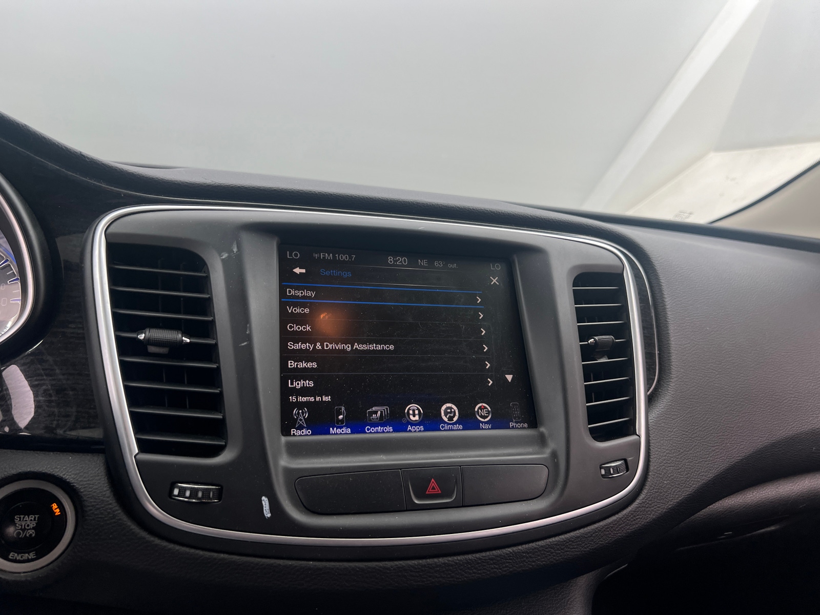 Thumbnail: 2015 Chrysler 200 - 3