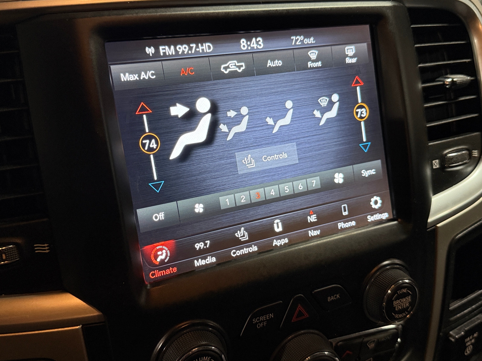 Thumbnail: 2020 RAM 1500 Classic - 4