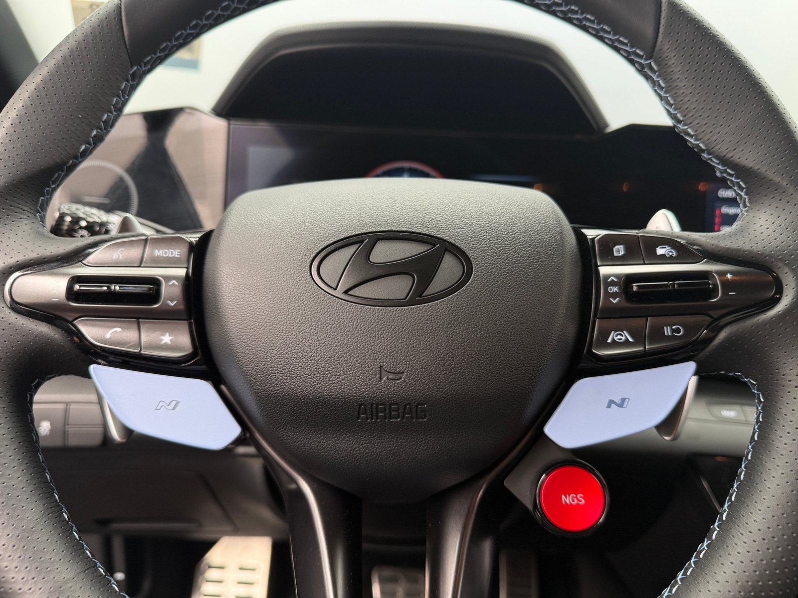 Thumbnail: 2025 Hyundai Elantra - 4