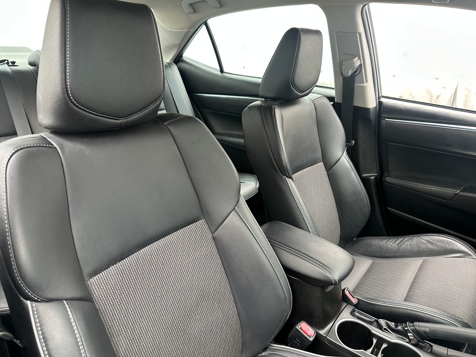 Thumbnail: 2016 Toyota Corolla - 2