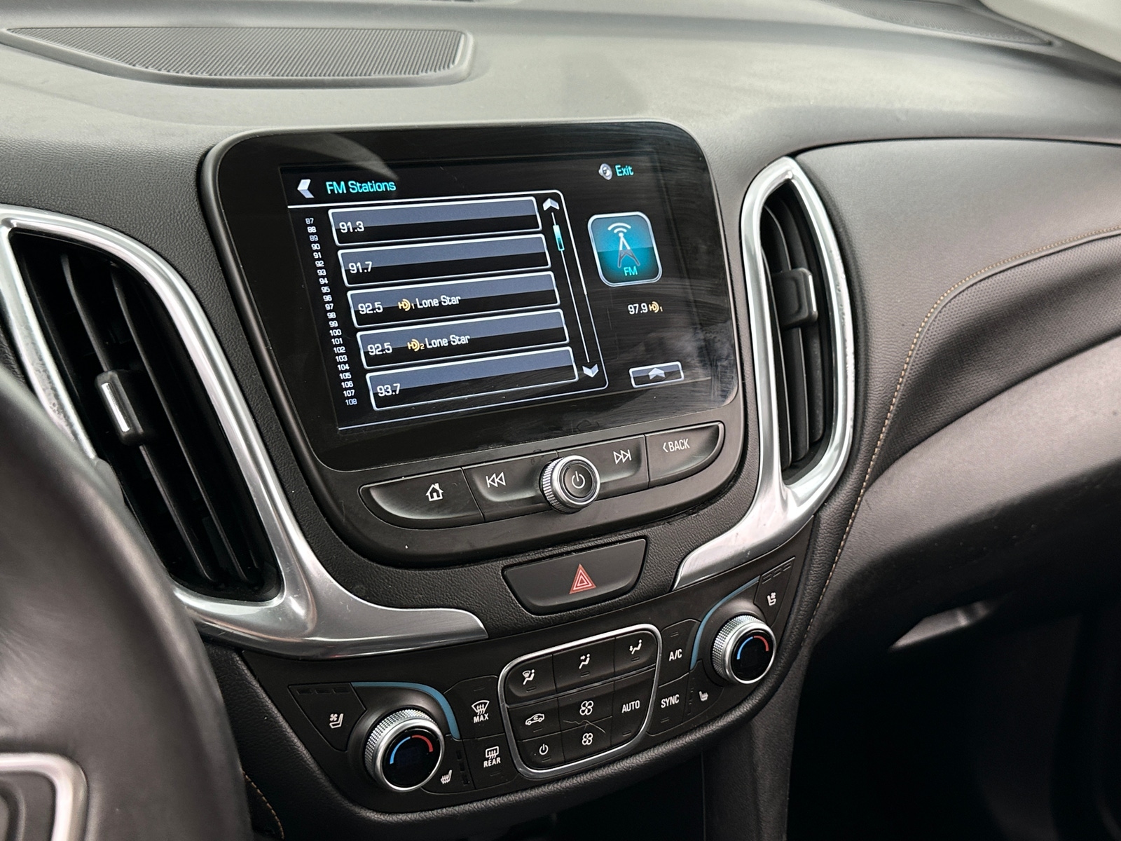 Thumbnail: 2018 Chevrolet Equinox - 3