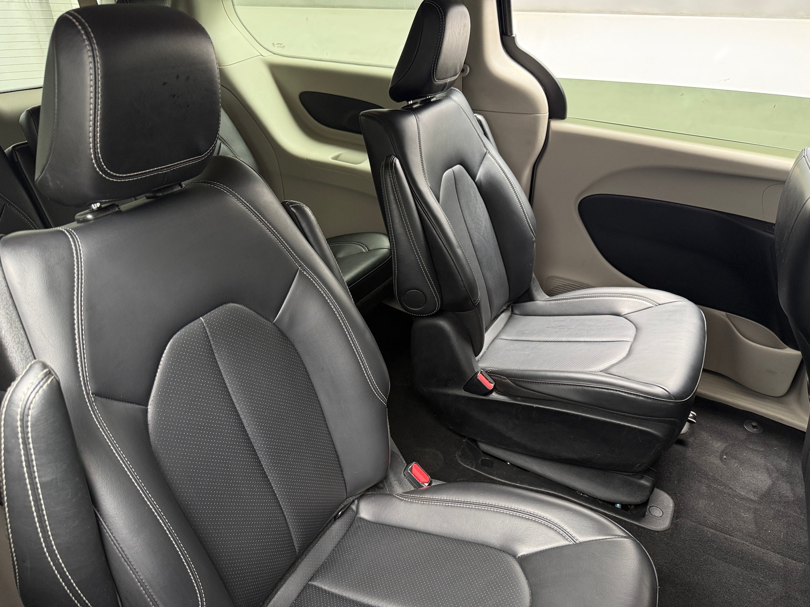 Thumbnail: 2024 Chrysler Pacifica - 5