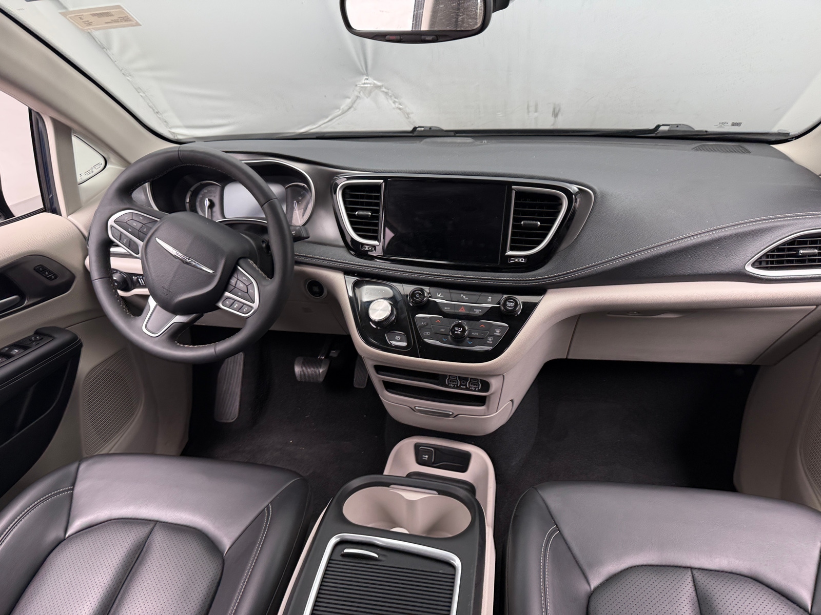 Thumbnail: 2024 Chrysler Pacifica - 2