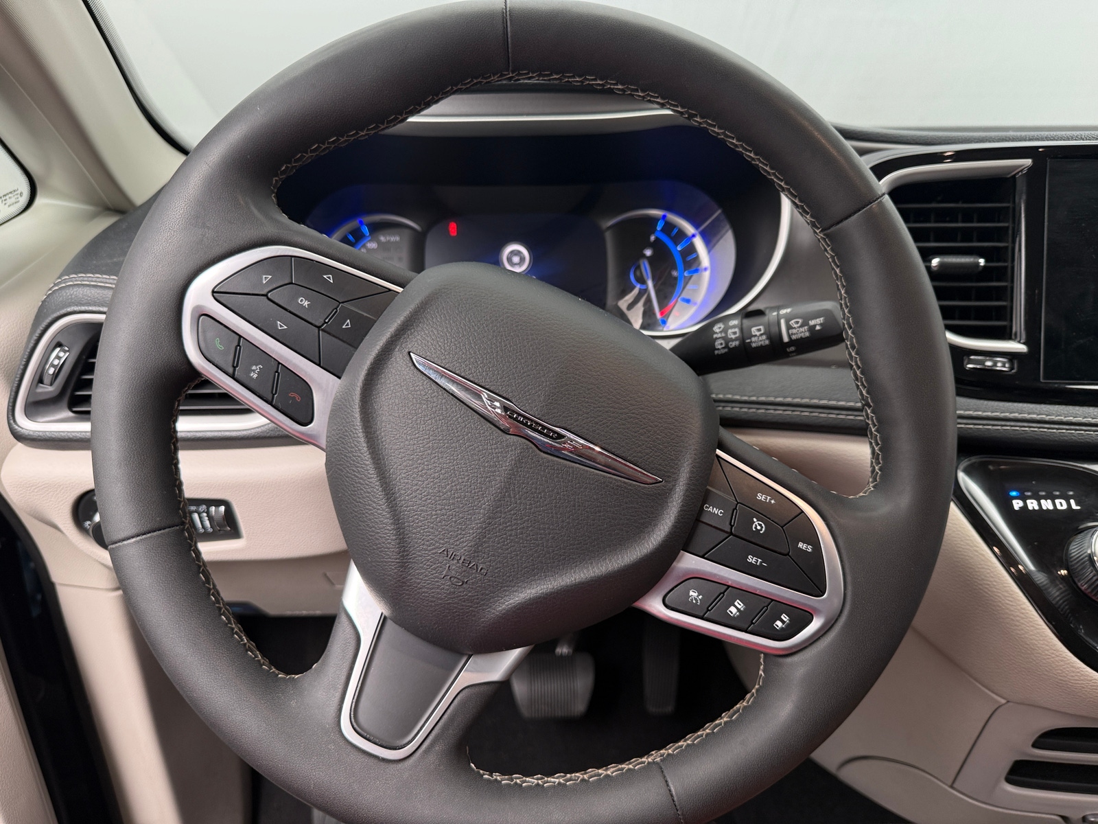 Thumbnail: 2024 Chrysler Pacifica - 4