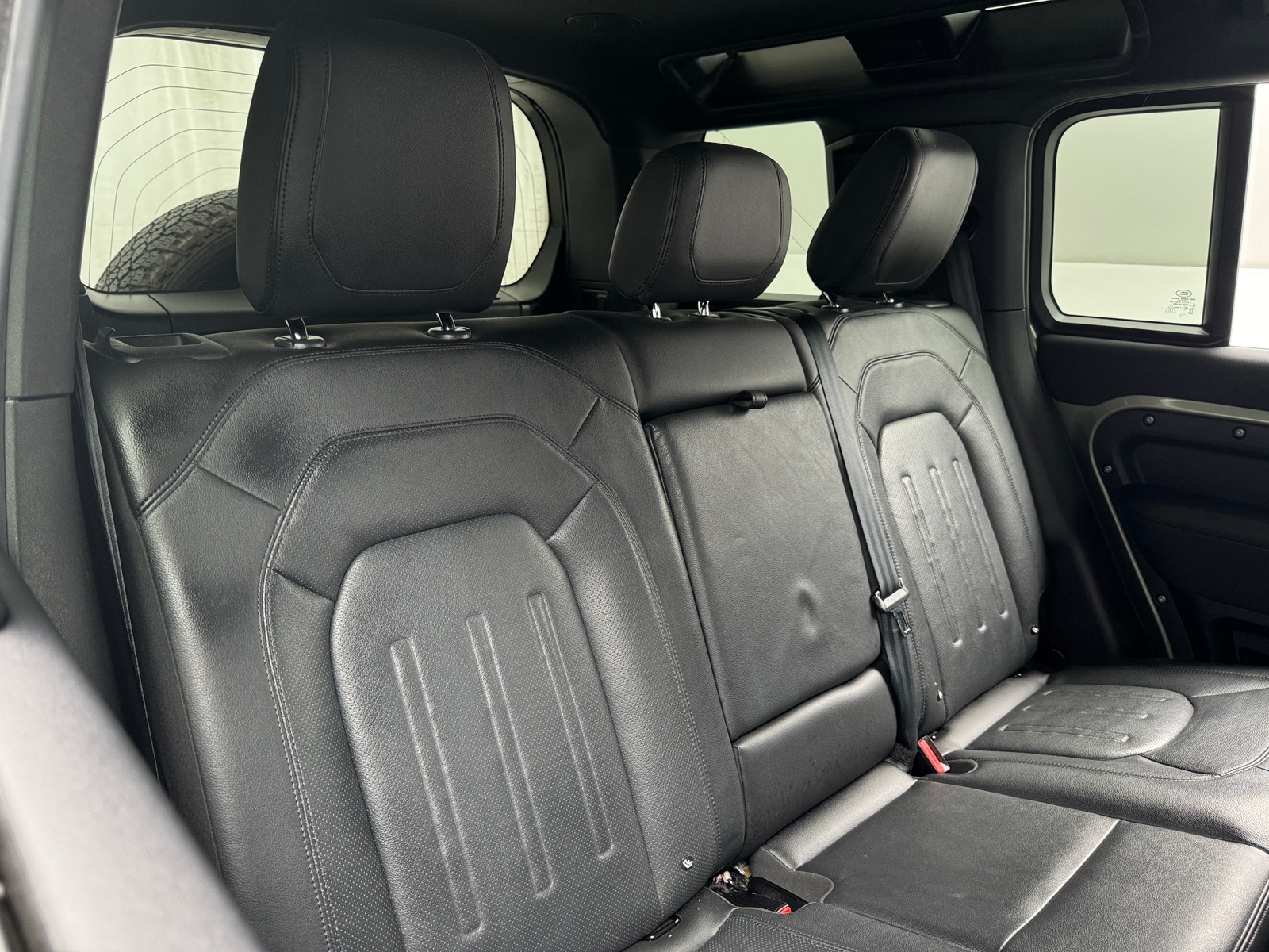 Thumbnail: 2022 Land Rover Defender - 5