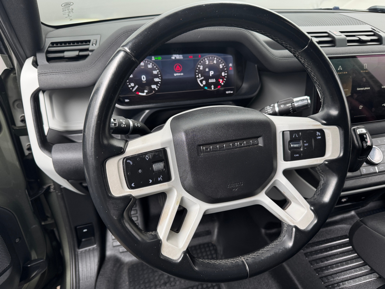 Thumbnail: 2022 Land Rover Defender - 4