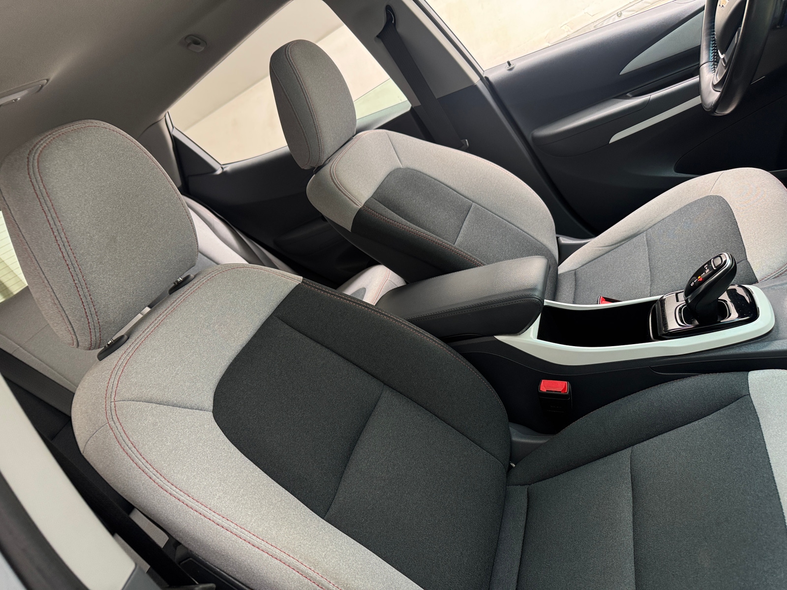 Thumbnail: 2020 Chevrolet Bolt EV - 2