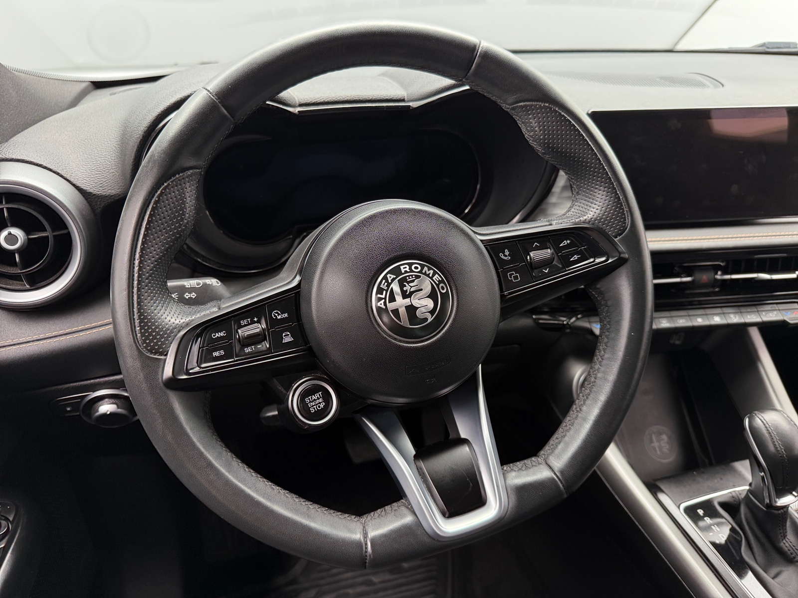 Thumbnail: 2024 Alfa Romeo Tonale - 5