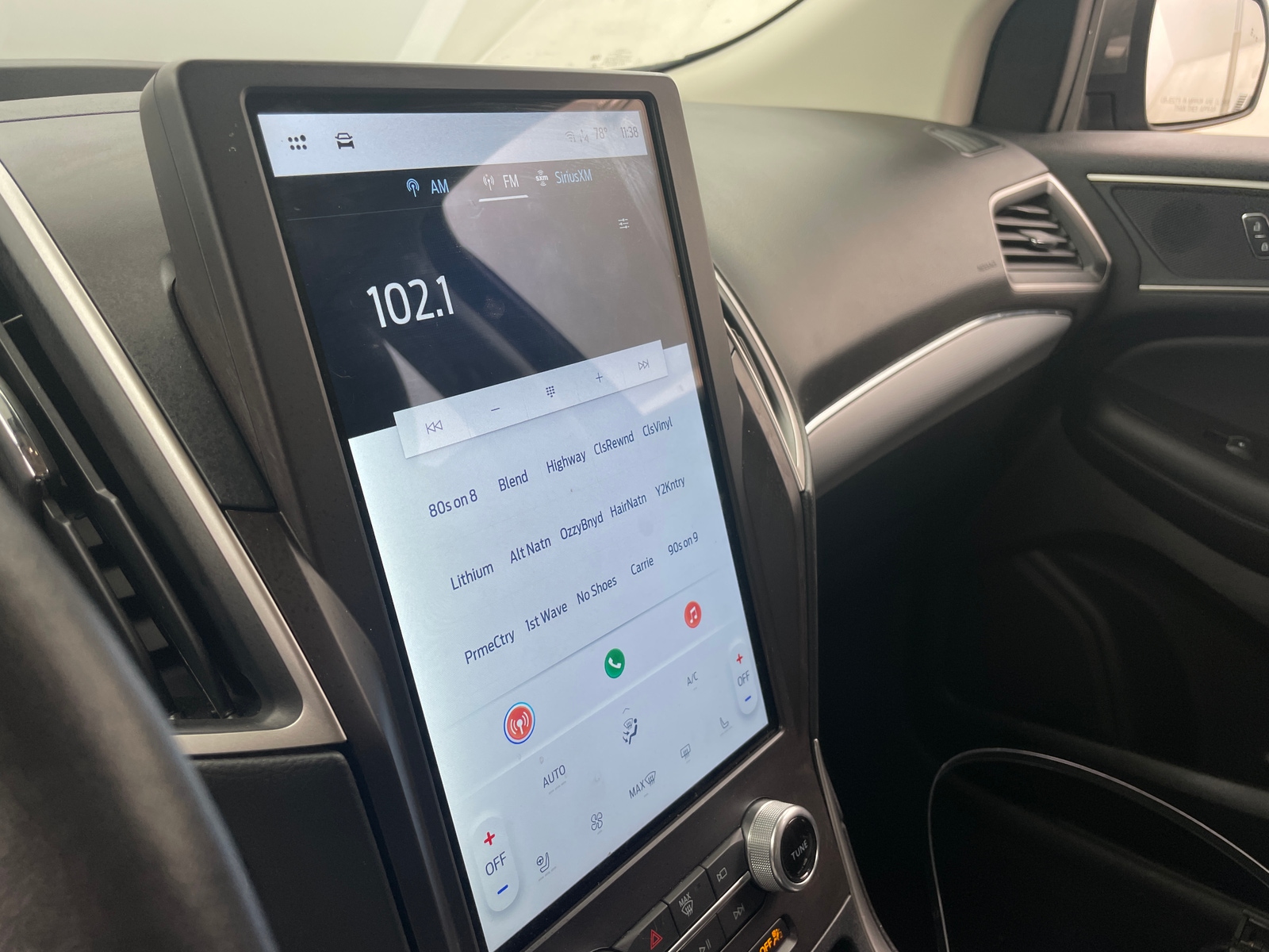 Thumbnail: 2021 Ford Edge - 3