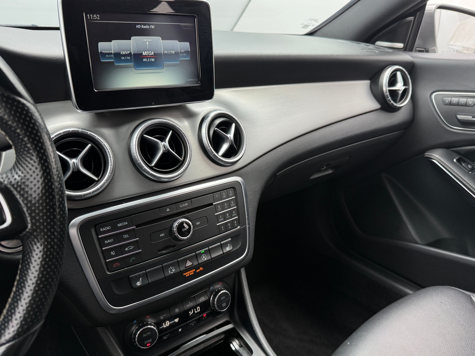 Thumbnail: 2015 Mercedes-Benz CLA - 3