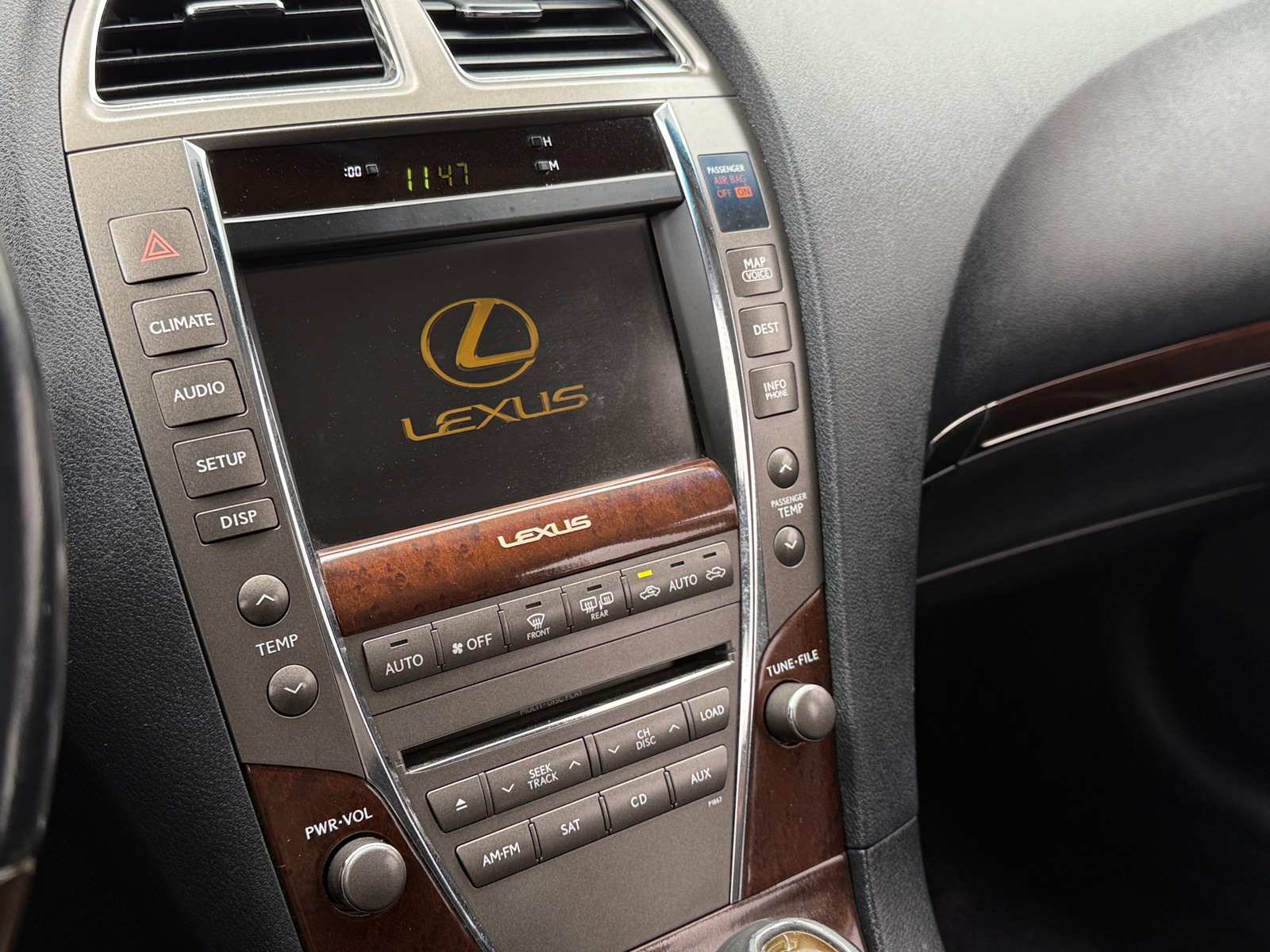 Thumbnail: 2011 Lexus ES - 3