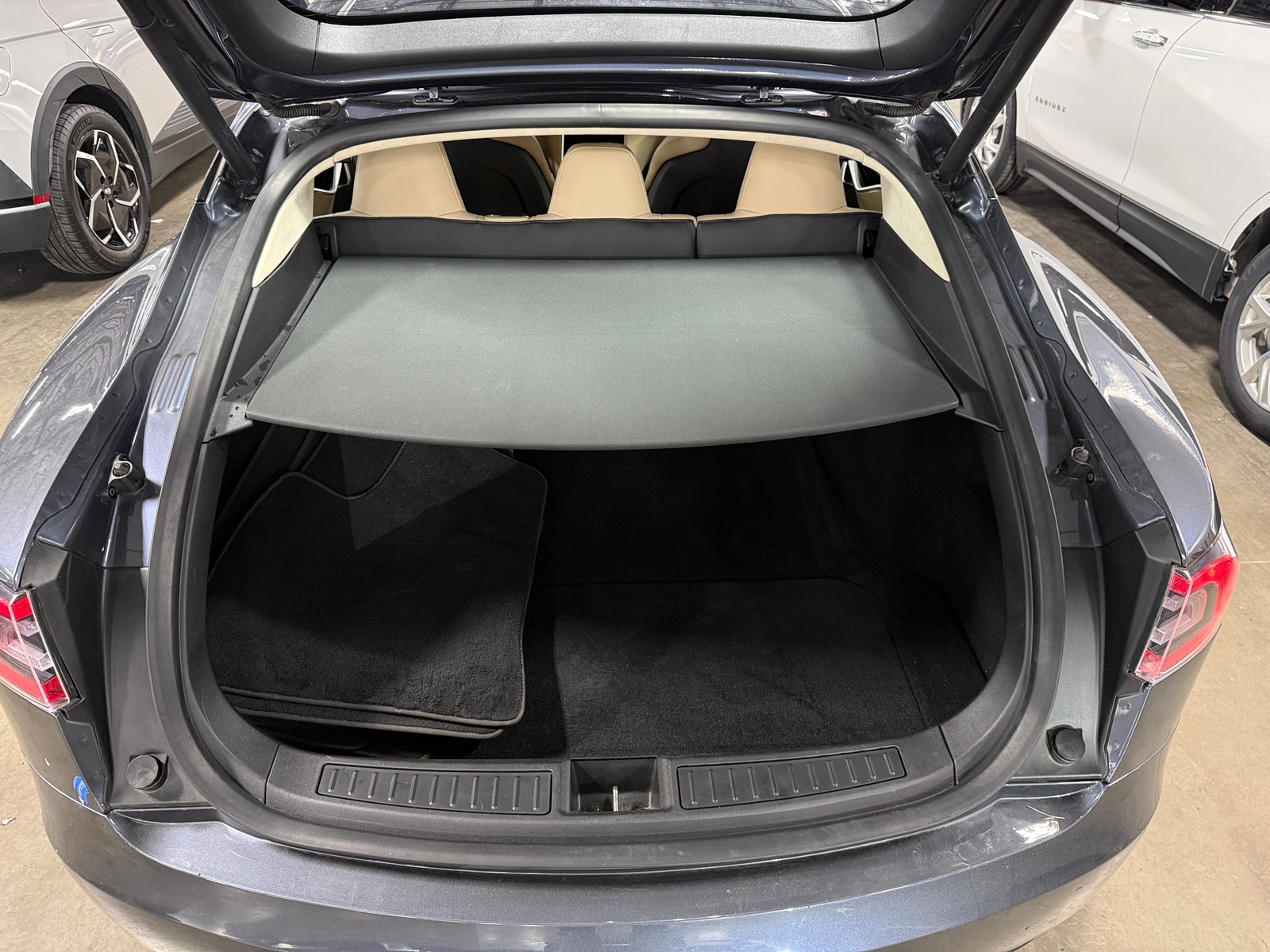 Thumbnail: 2016 Tesla Model S - 6