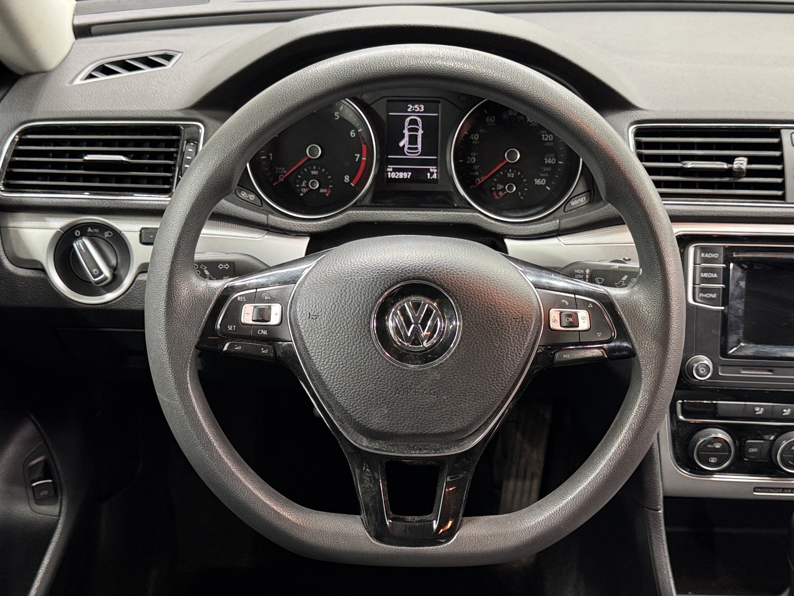 Thumbnail: 2017 Volkswagen Passat - 5