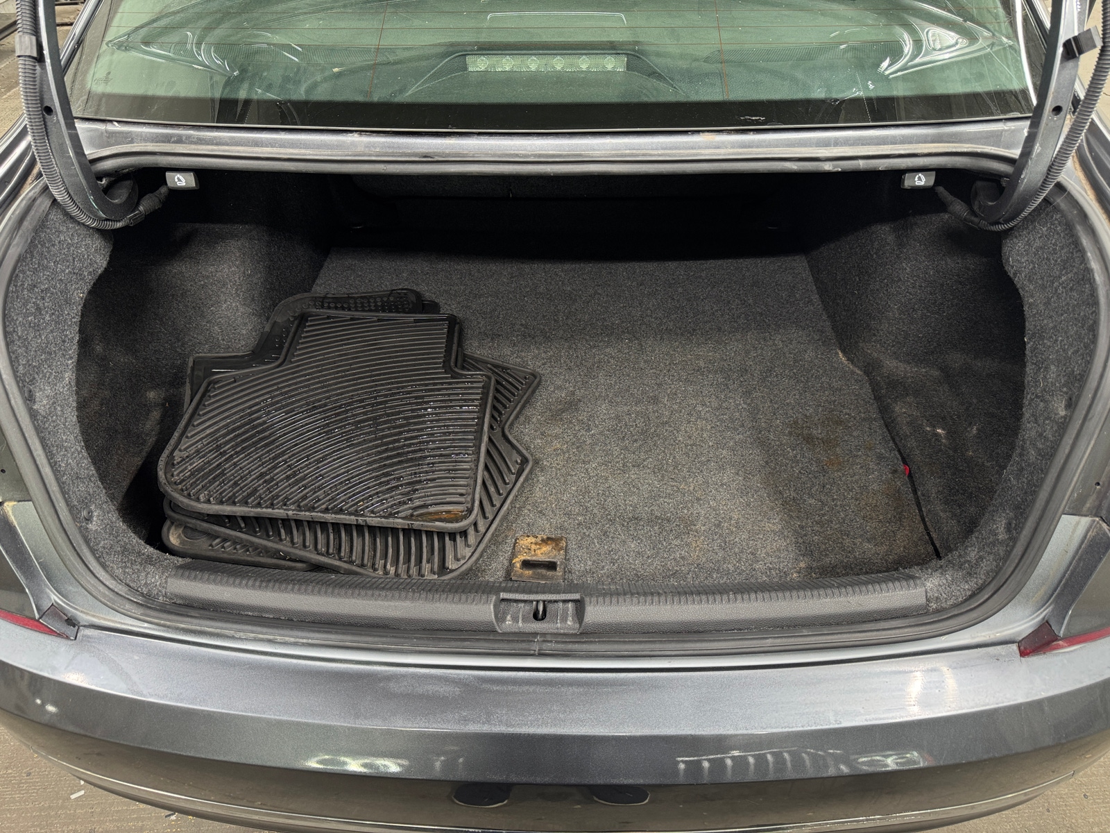 Thumbnail: 2017 Volkswagen Passat - 7