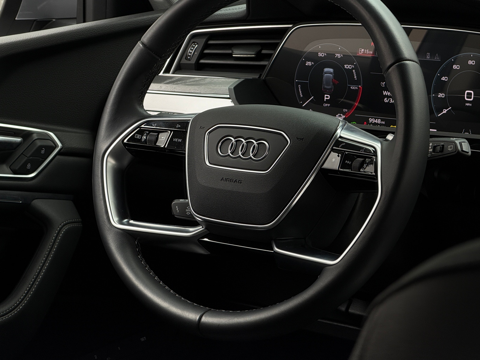 Thumbnail: 2023 Audi e-tron - 4