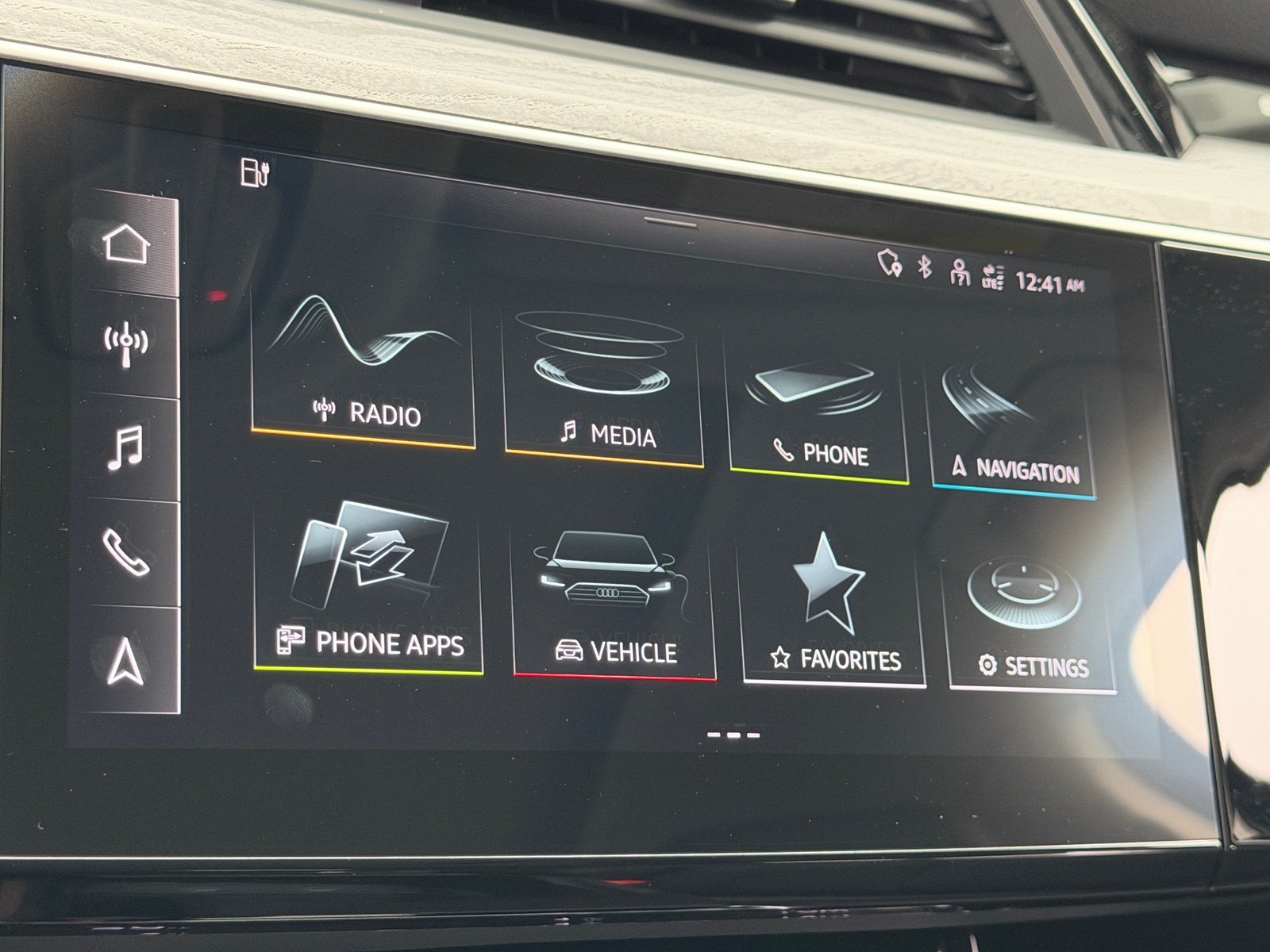 Thumbnail: 2023 Audi e-tron - 3