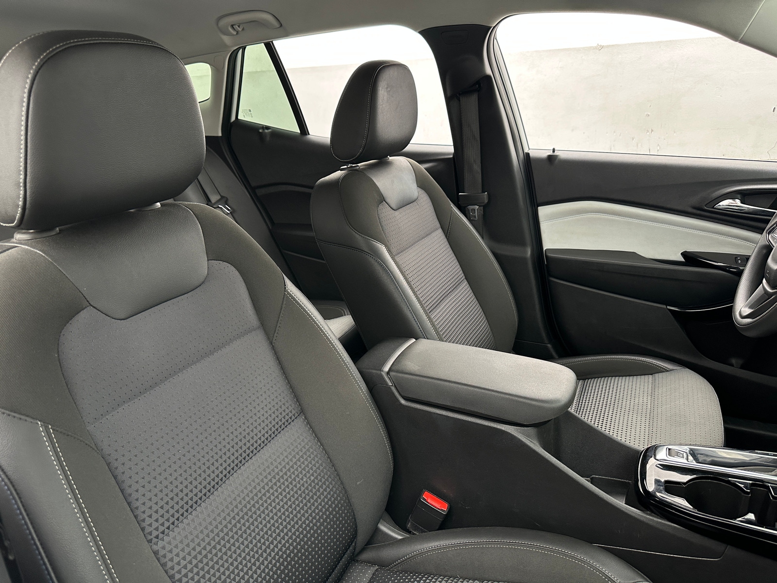 Thumbnail: 2025 Chevrolet Trax - 2