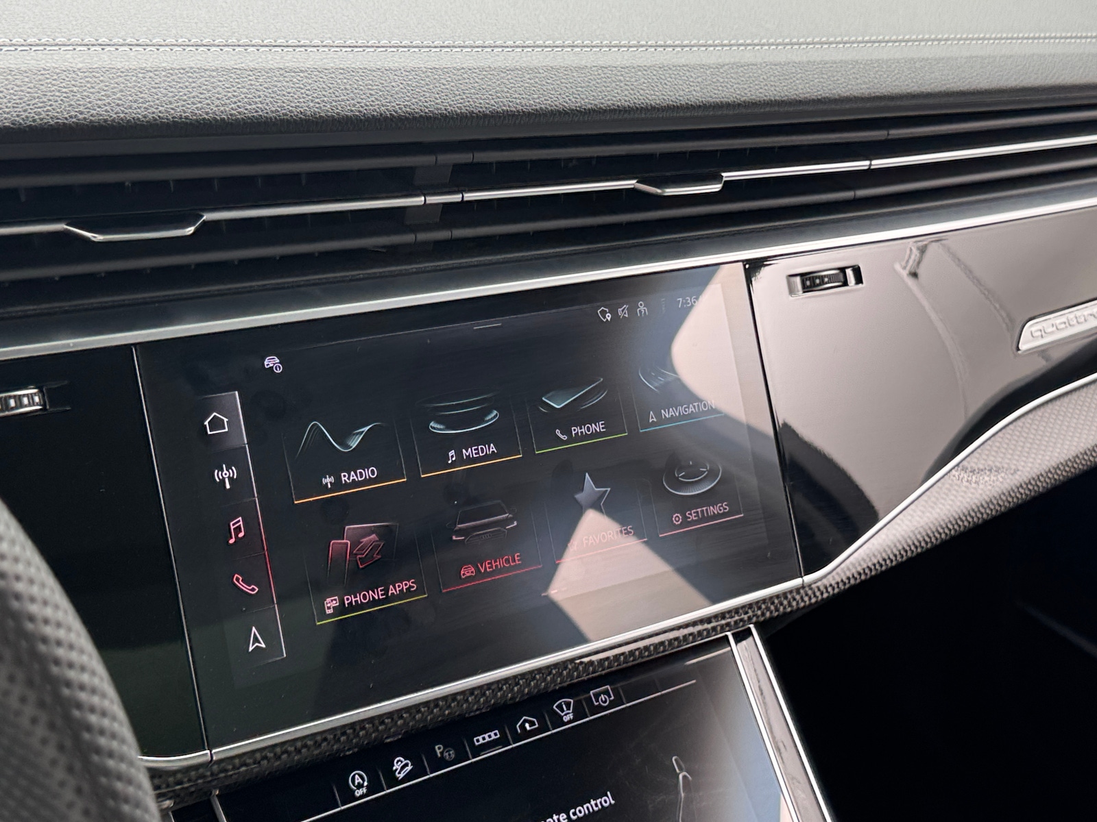 Thumbnail: 2023 Audi SQ7 - 3