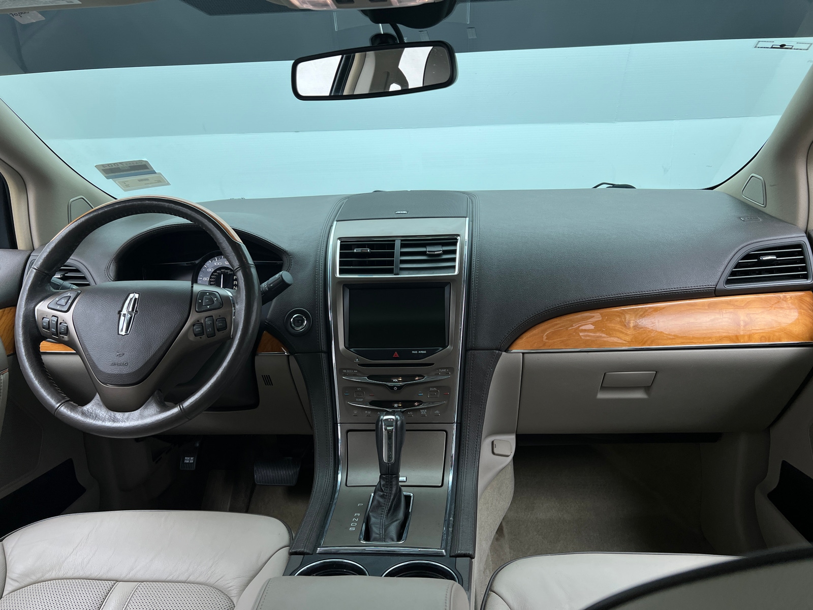 Thumbnail: 2015 Lincoln MKX - 2