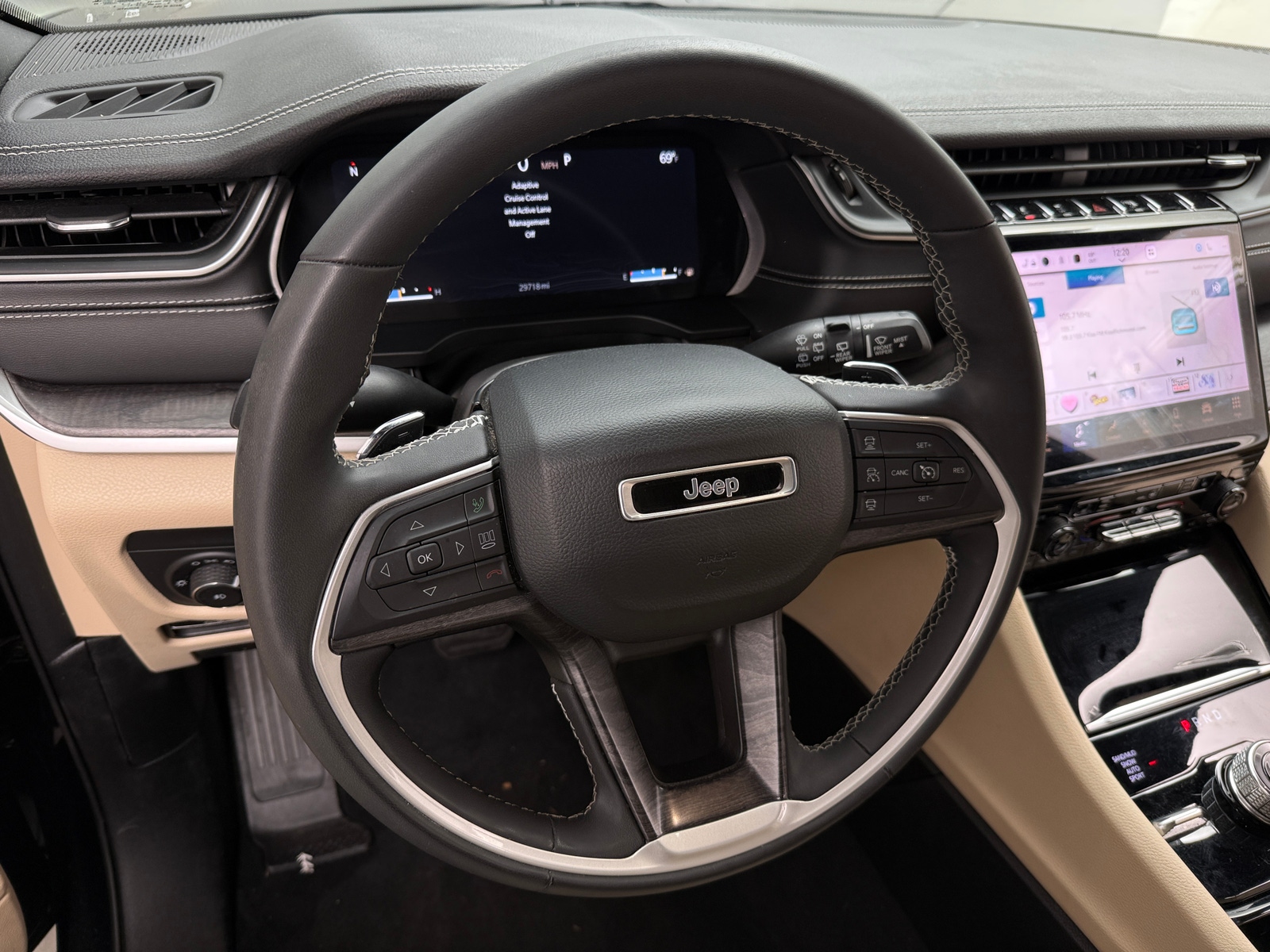 Thumbnail: 2023 Jeep Grand Cherokee L - 4