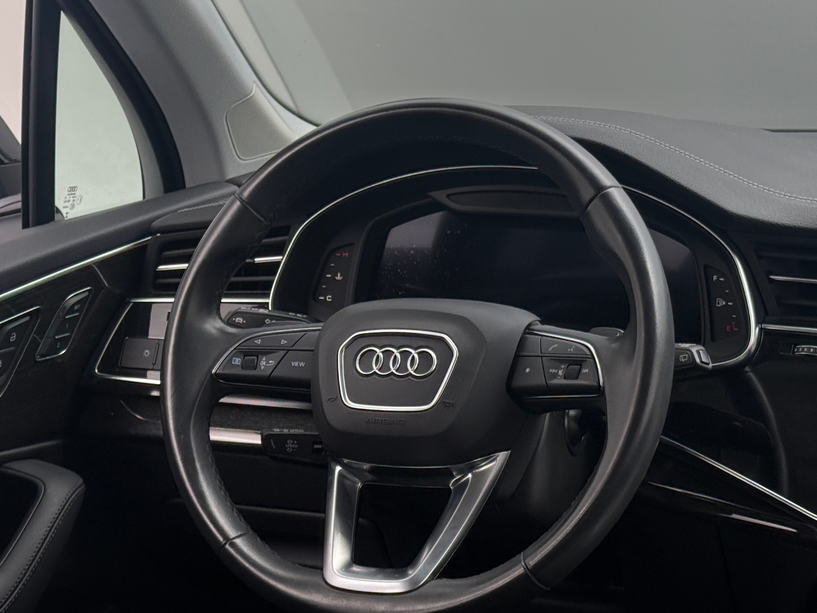 Thumbnail: 2023 Audi Q7 - 4