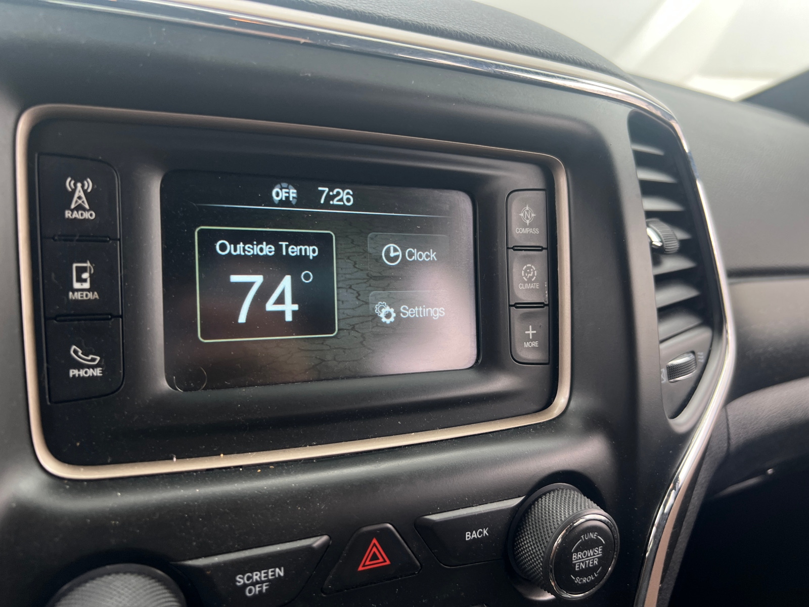 Thumbnail: 2015 Jeep Grand Cherokee - 4