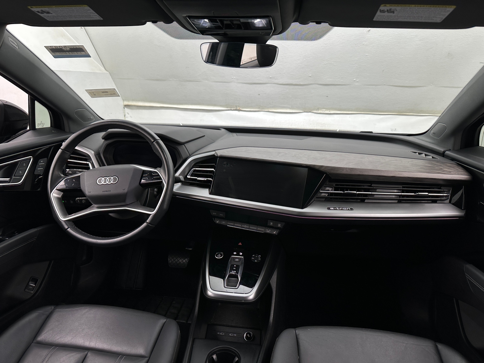 Thumbnail: 2023 Audi Q4 e-tron - 2