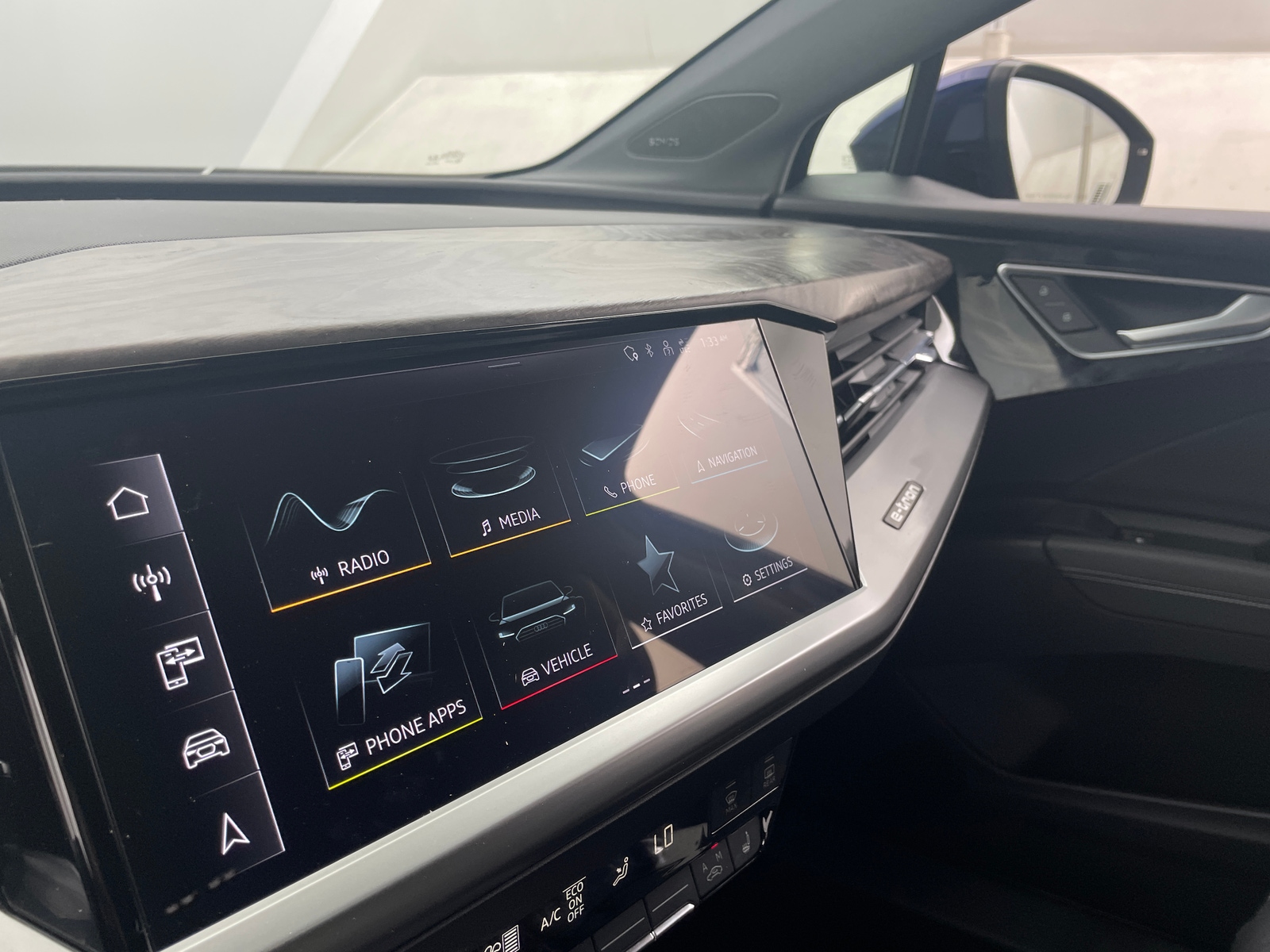 Thumbnail: 2023 Audi Q4 e-tron - 3