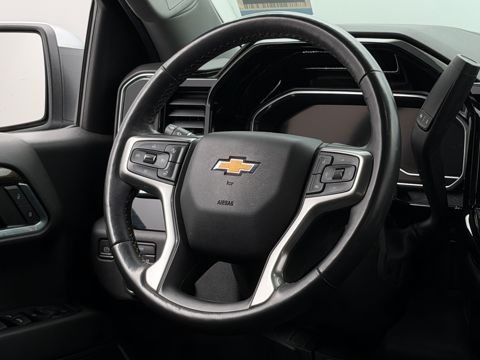 Thumbnail: 2022 Chevrolet Silverado 1500 - 5