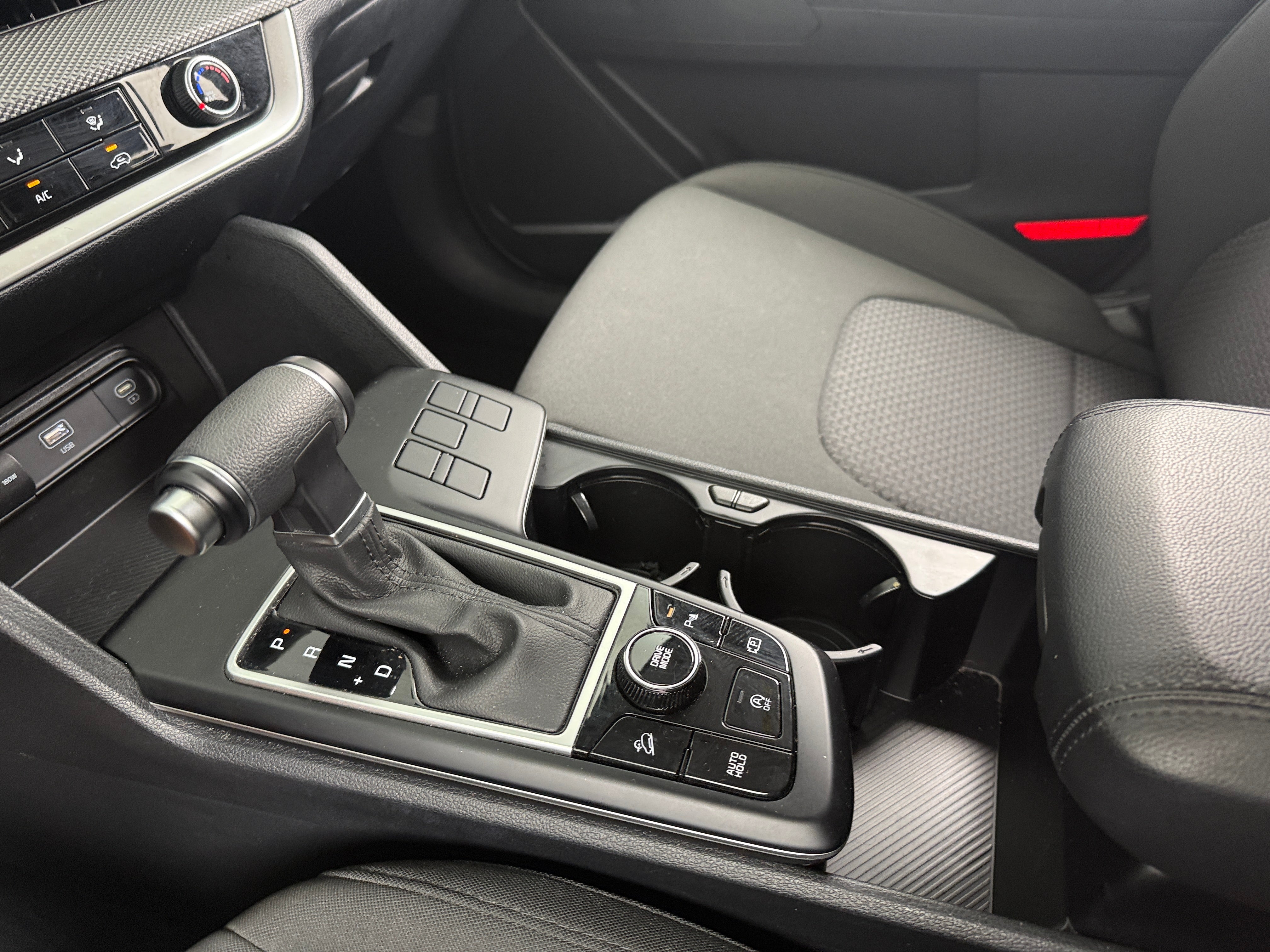 2025 Kia Sportage LX - Photo 2
