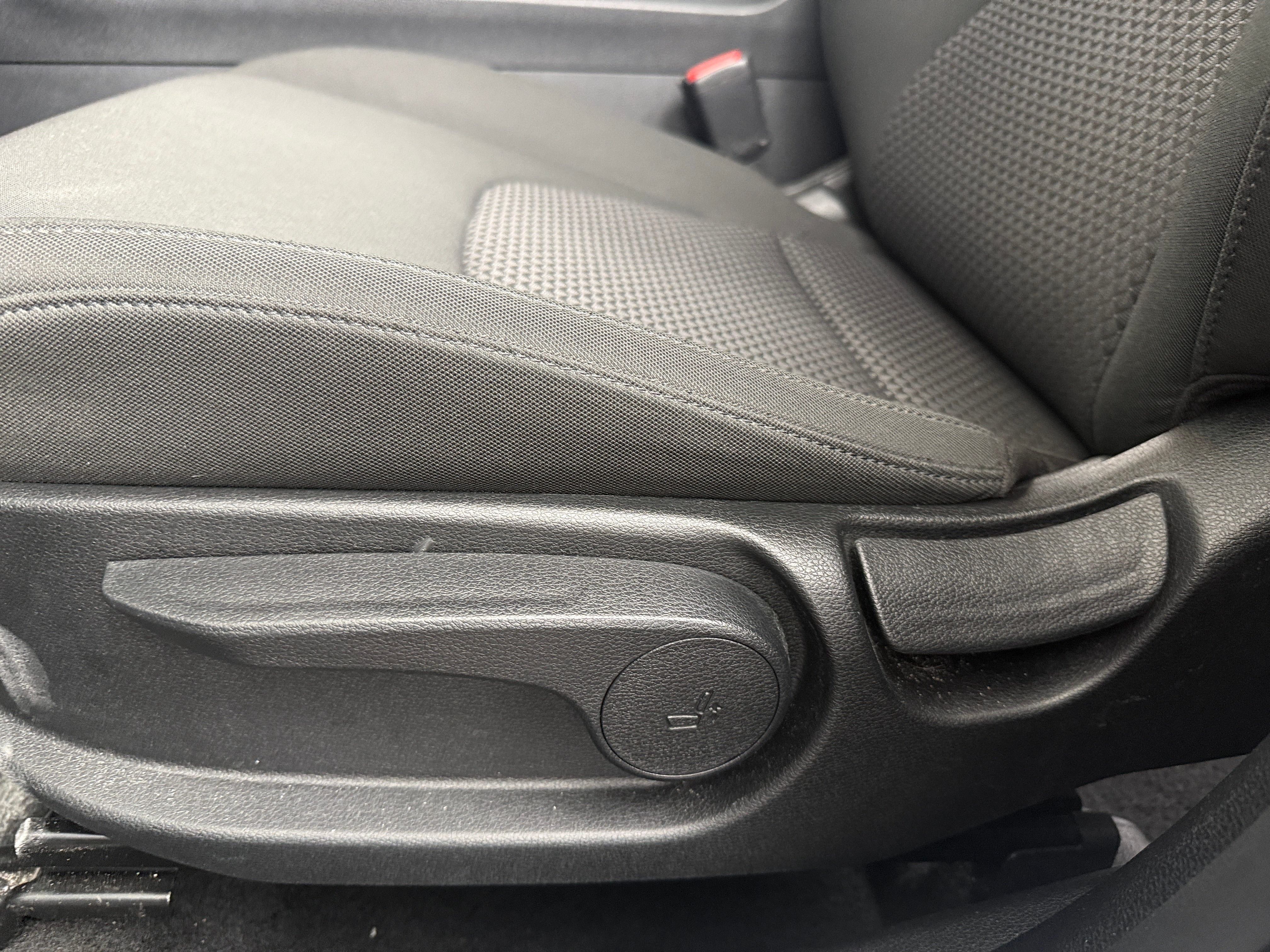 2025 Kia Sportage LX - Photo 9