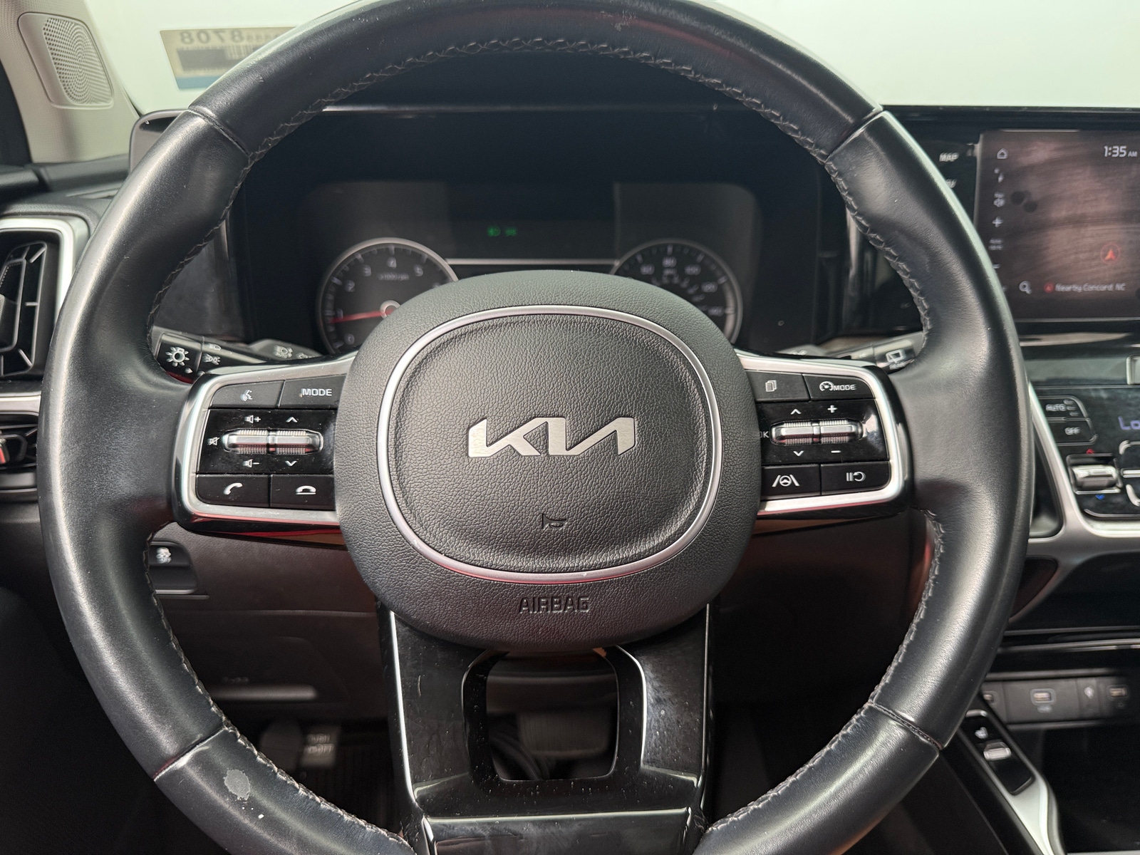Thumbnail: 2023 Kia Sorento - 4
