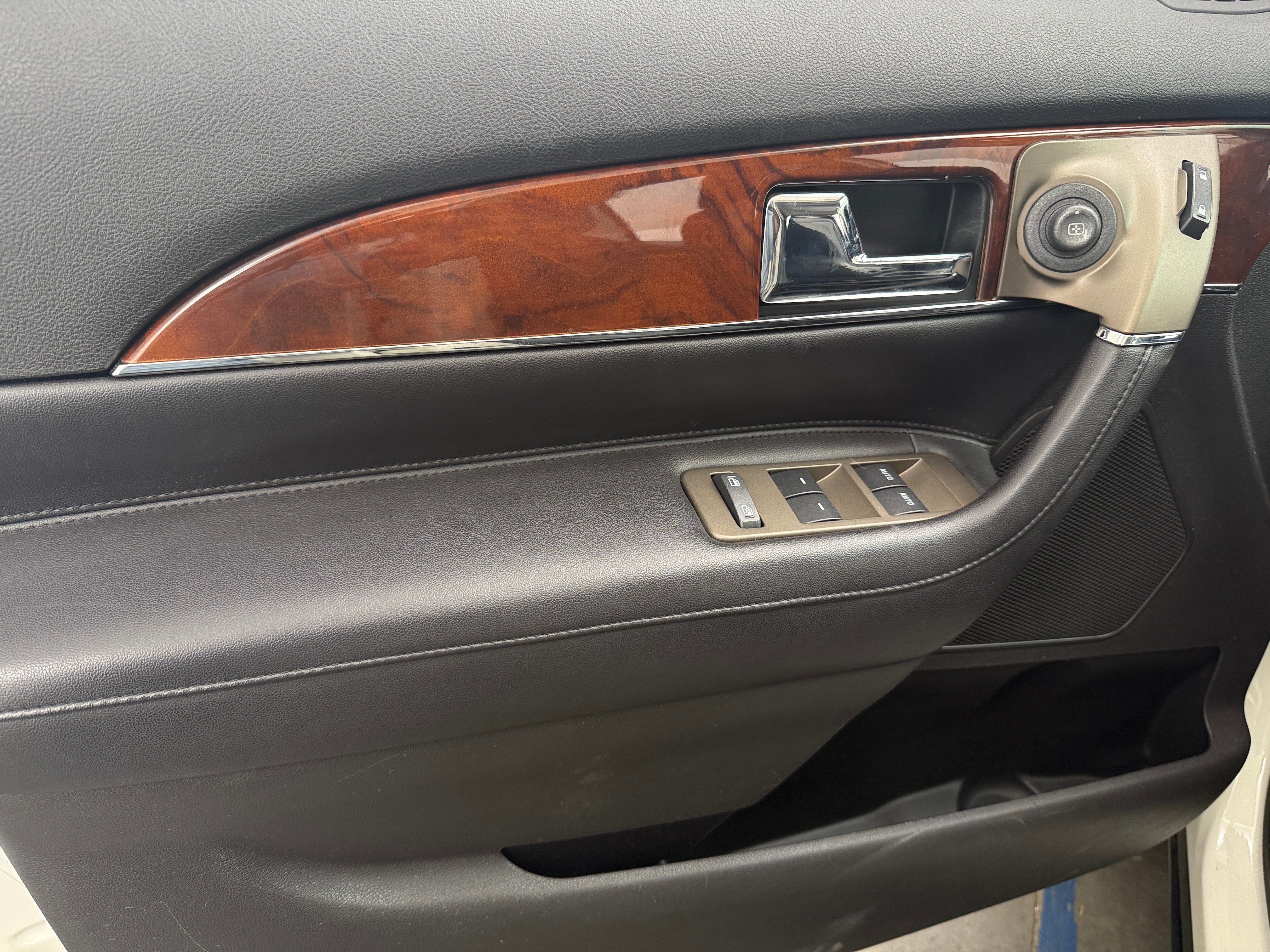 Used 2012 Lincoln MKX Base with VIN 2LMDJ6JK9CBL09986 for sale in Eagan, Minnesota