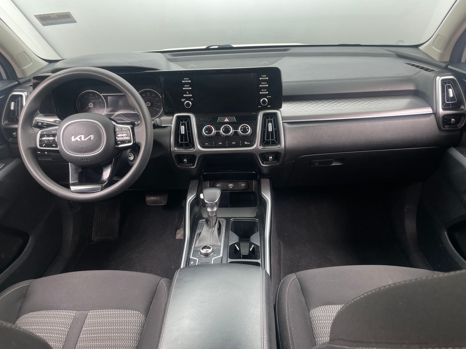 Thumbnail: 2023 Kia Sorento - 3