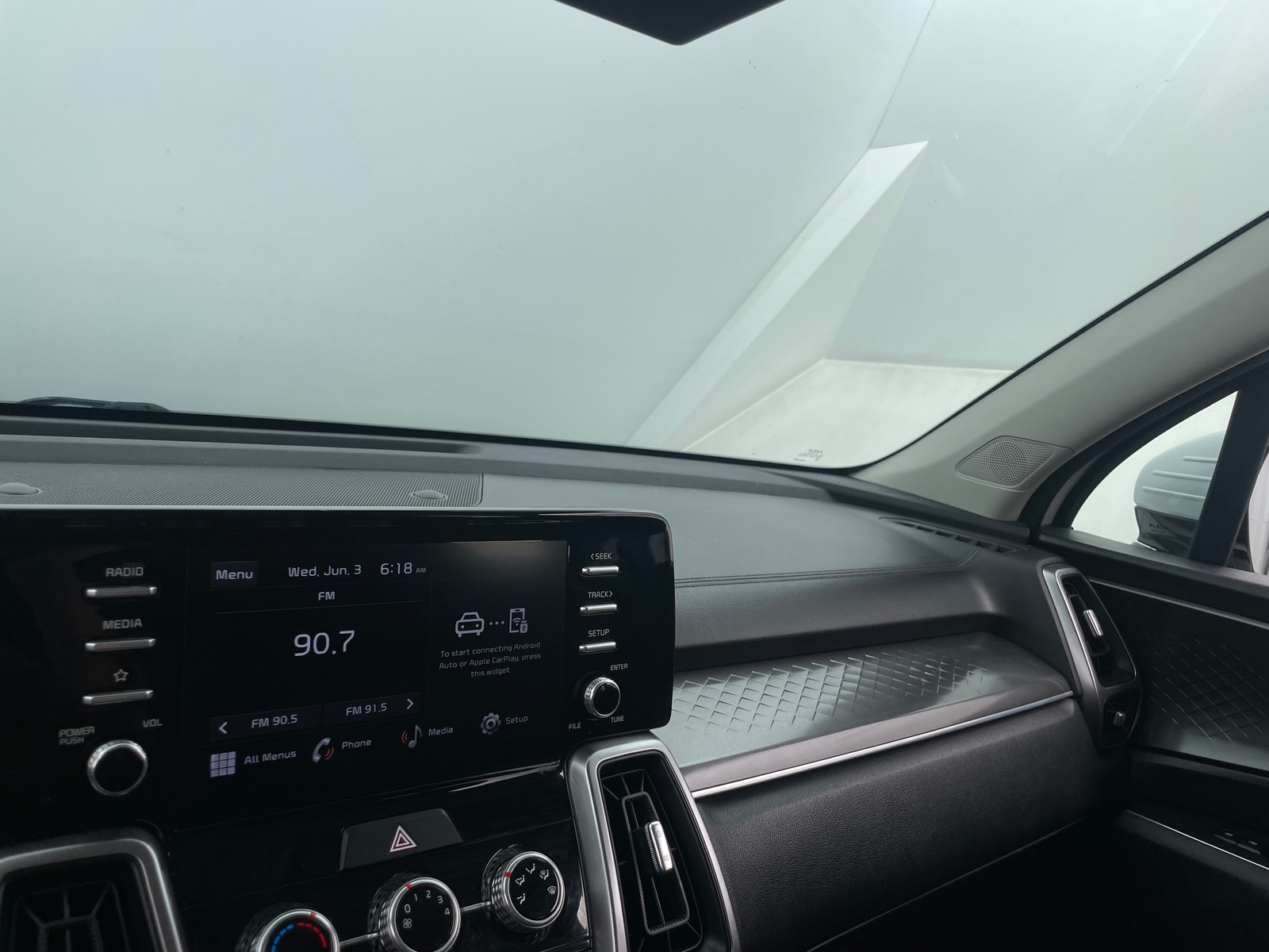 Thumbnail: 2023 Kia Sorento - 4