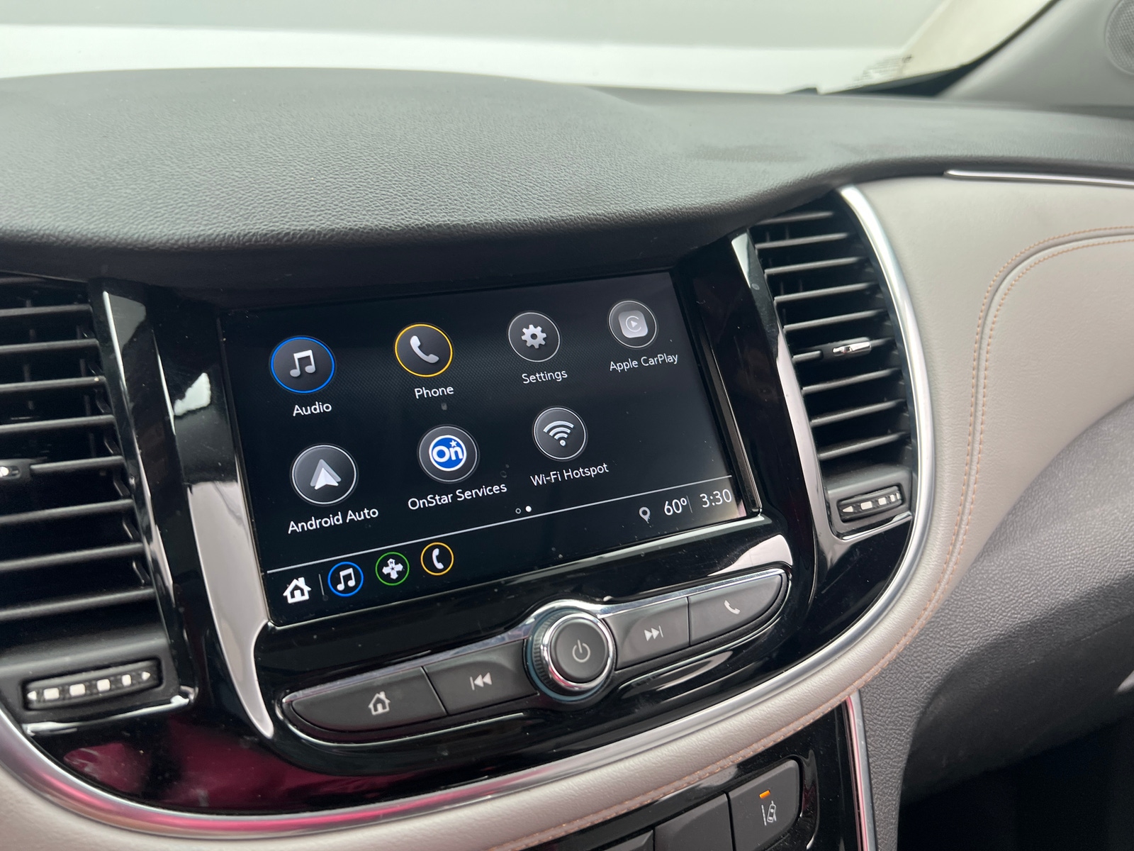Thumbnail: 2018 Chevrolet Trax - 3