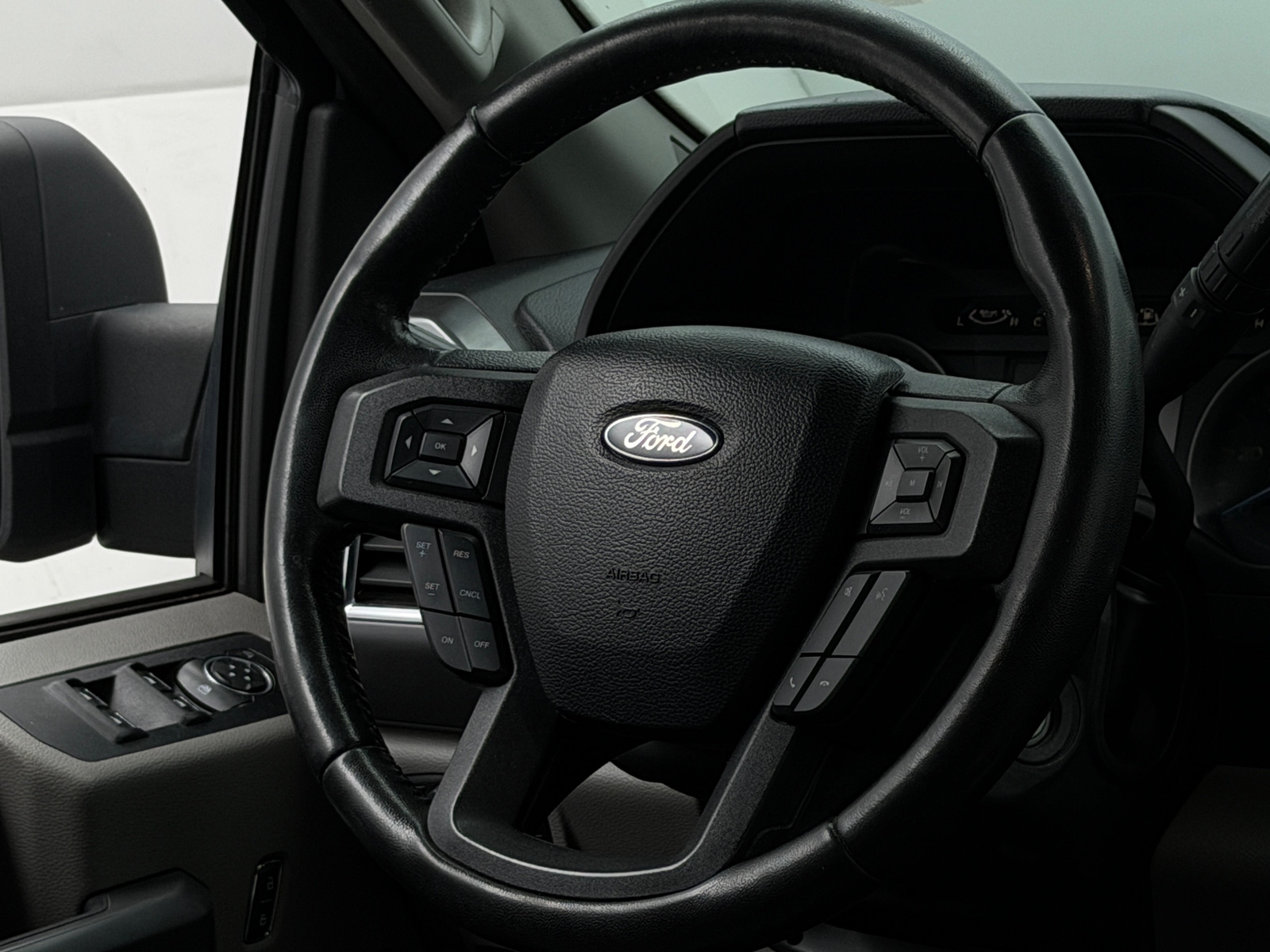 Thumbnail: 2017 Ford Econoline - 5