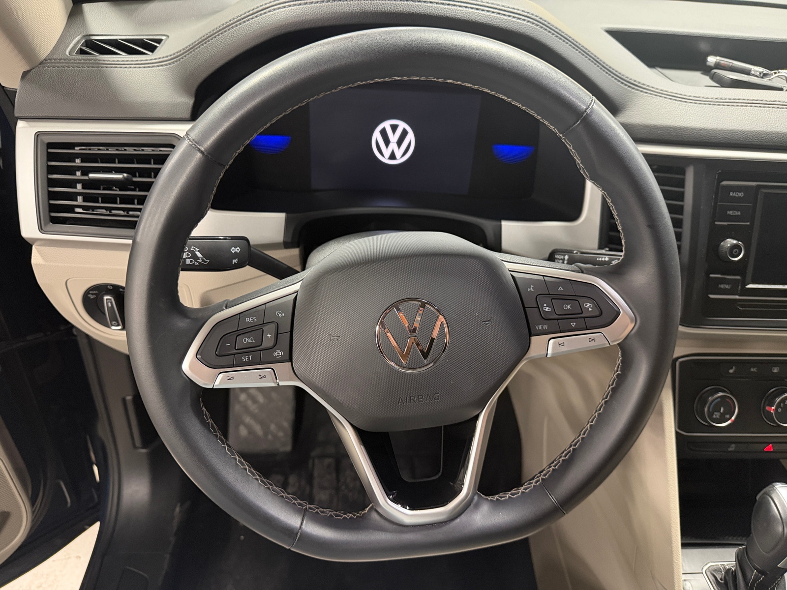 Thumbnail: 2022 Volkswagen Atlas - 4