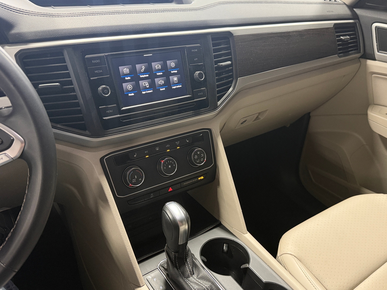 Thumbnail: 2022 Volkswagen Atlas - 3