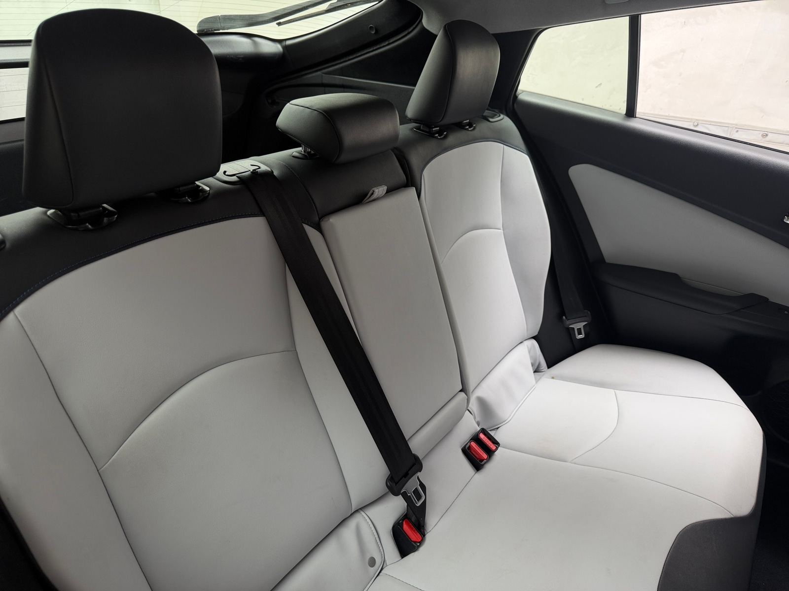 Thumbnail: 2016 Toyota Prius - 6