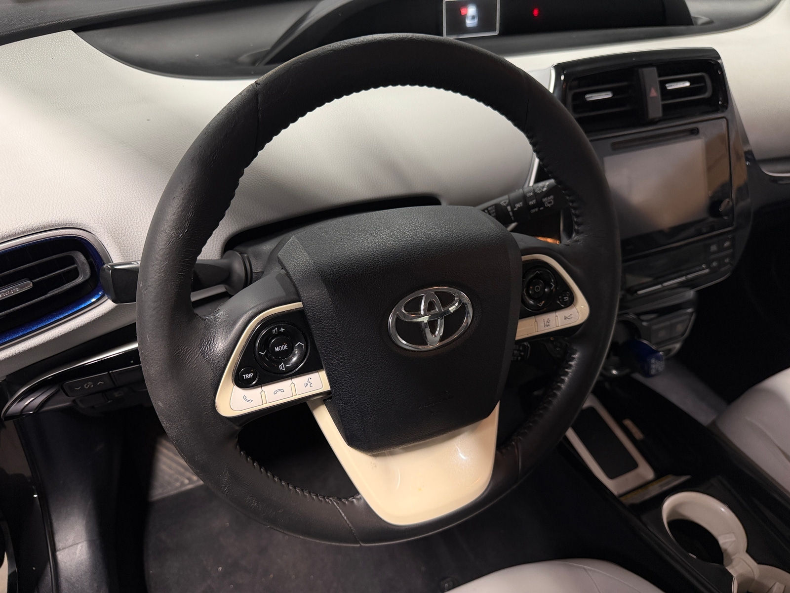 Thumbnail: 2016 Toyota Prius - 5