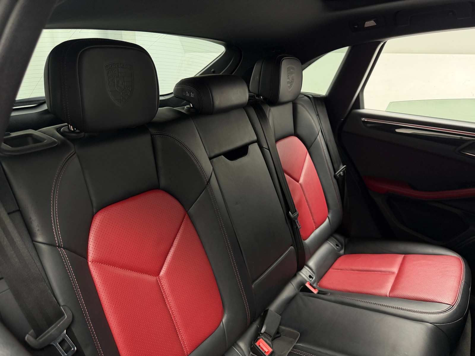 Thumbnail: 2023 Porsche Macan - 5
