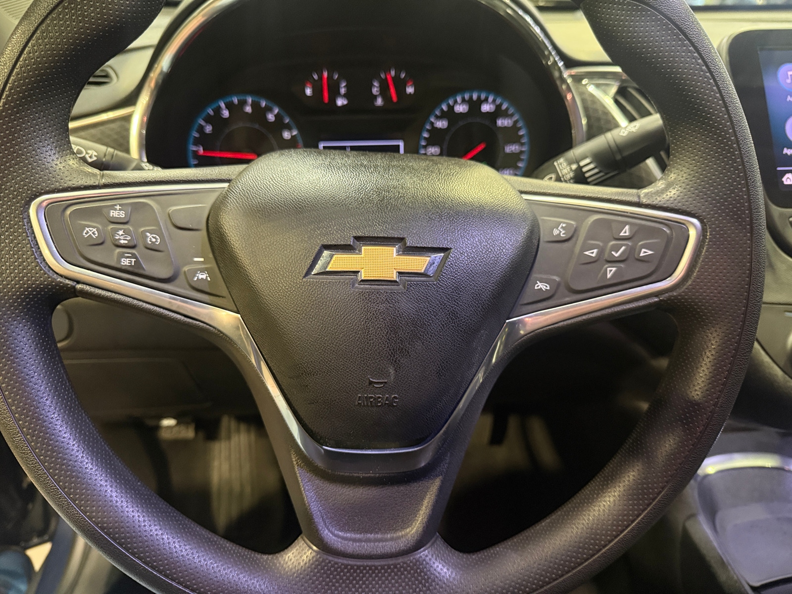 Thumbnail: 2020 Chevrolet Malibu - 5
