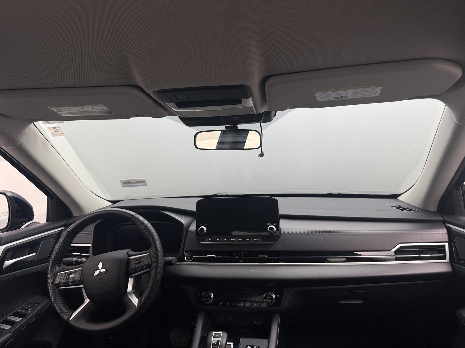 Thumbnail: 2025 Mitsubishi Outlander - 2
